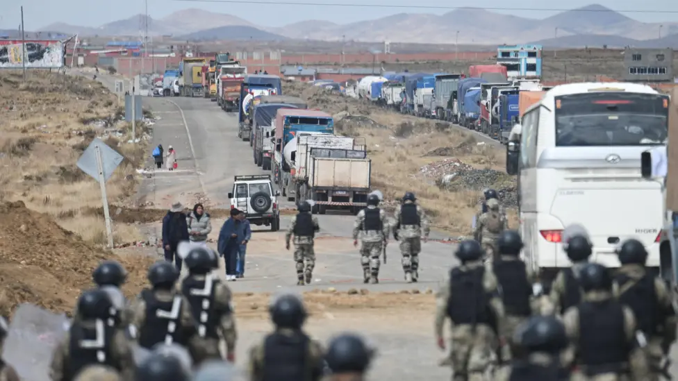 Bolivian Public Works Minister Mauricio Zamora's Convoy Ambushed During Roadblock Clearance