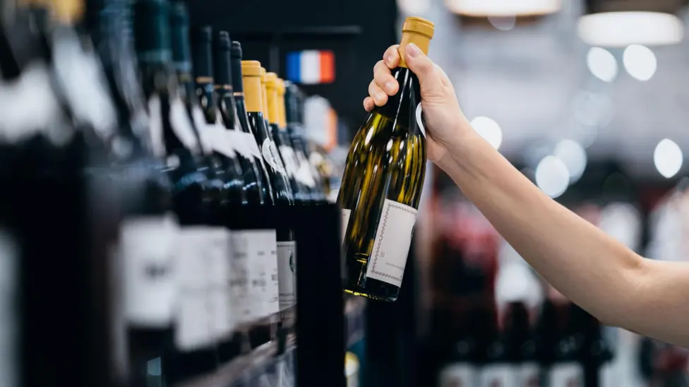 UK Alcohol-Specific Deaths Decrease to 9,809 in 2024, Campaigners Urge Further Action