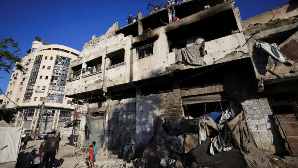 Israeli Strike in Gaza City Kills Ten, Including Five Children; Hamas Commander Identified