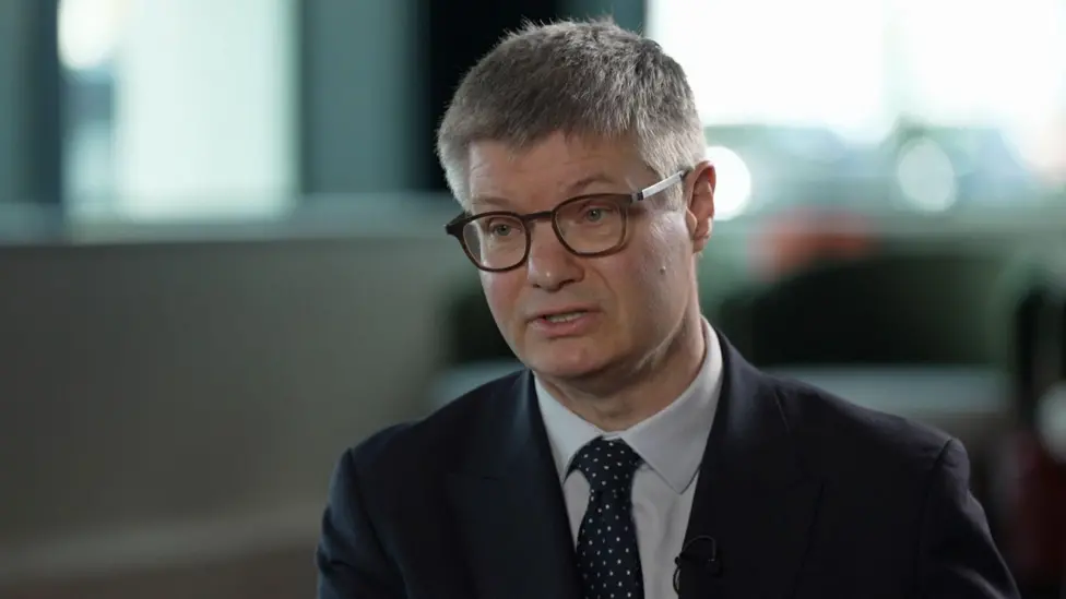 Next CEO Warns Dramatic Decline in Entry-Level UK Jobs as Applicant Numbers Double