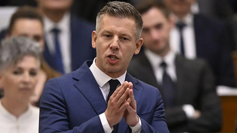 Hungarian Parliament Limits Prime Ministerial Terms to Eight Years, Targets Orb\u00e1n's Influence