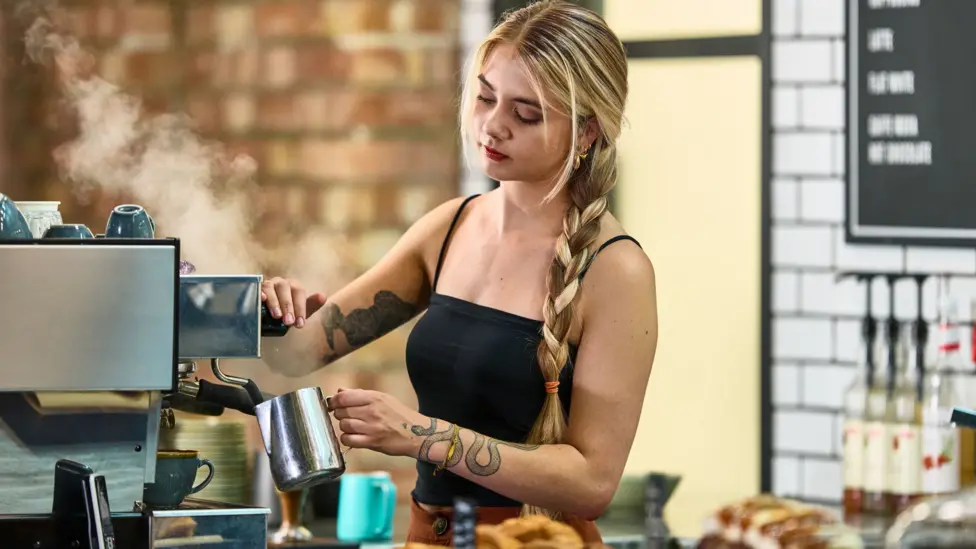 UK Unemployment Rate Unexpectedly Drops to 4.9% in February as Fewer Students Seek Work