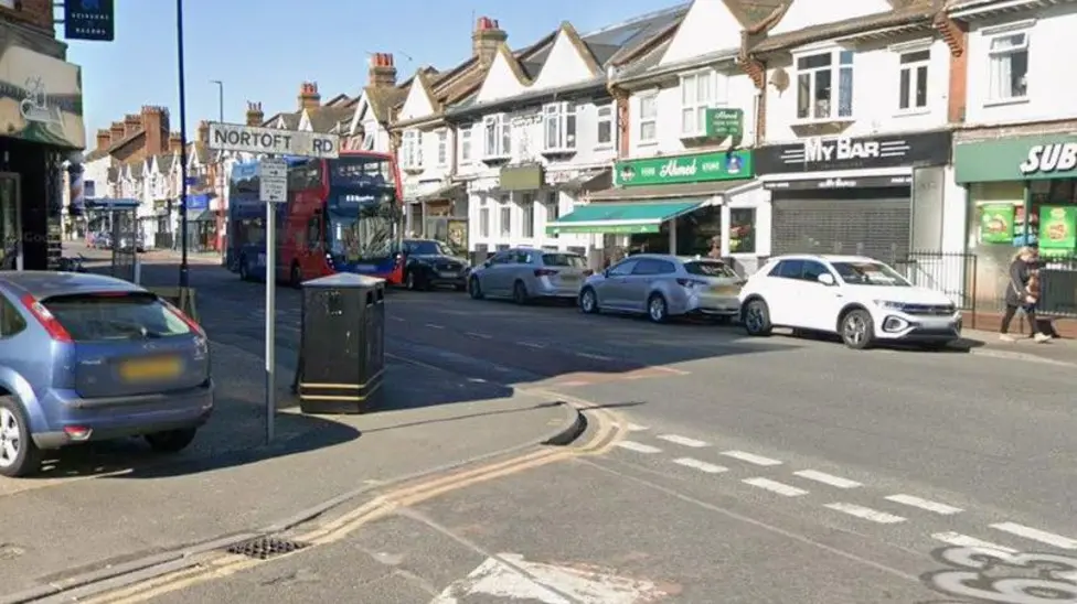 Murder Arrests After Man Dies Outside Bournemouth Cocktail Bar