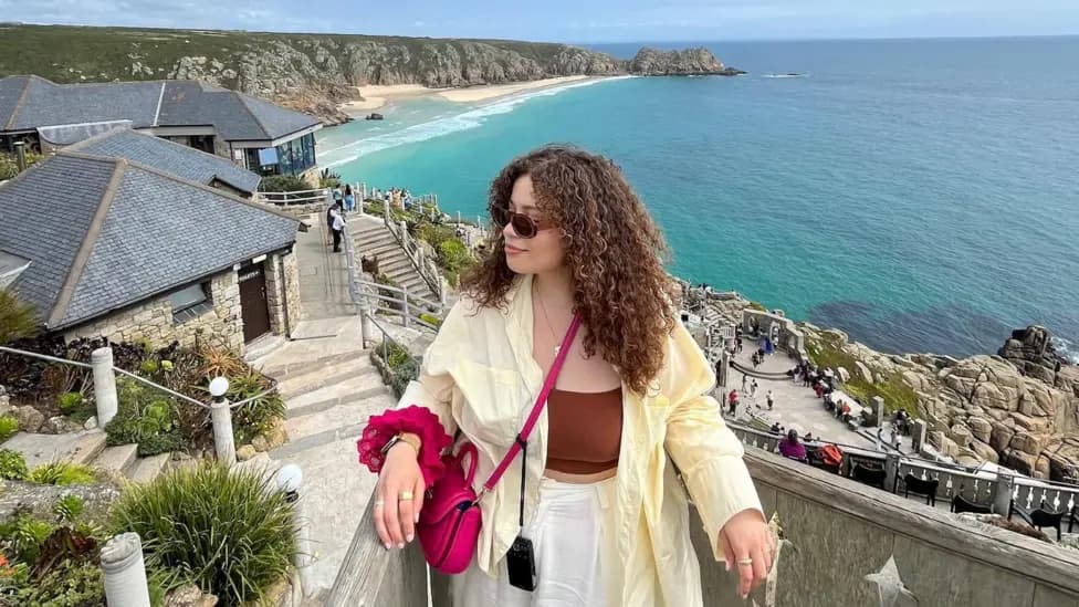 UK Holidaymakers Turn to Domestic Destinations as Iran War Disrupts Travel, Raises Costs