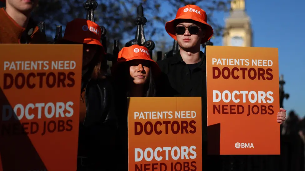 England Resident Doctors Suspend Monday Strike After Eleventh-Hour Government Pay Offer