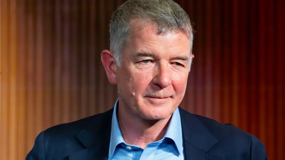 Former MI6 Chief Alleges Russia Using Arson, Cyber-Attacks to Intimidate UK