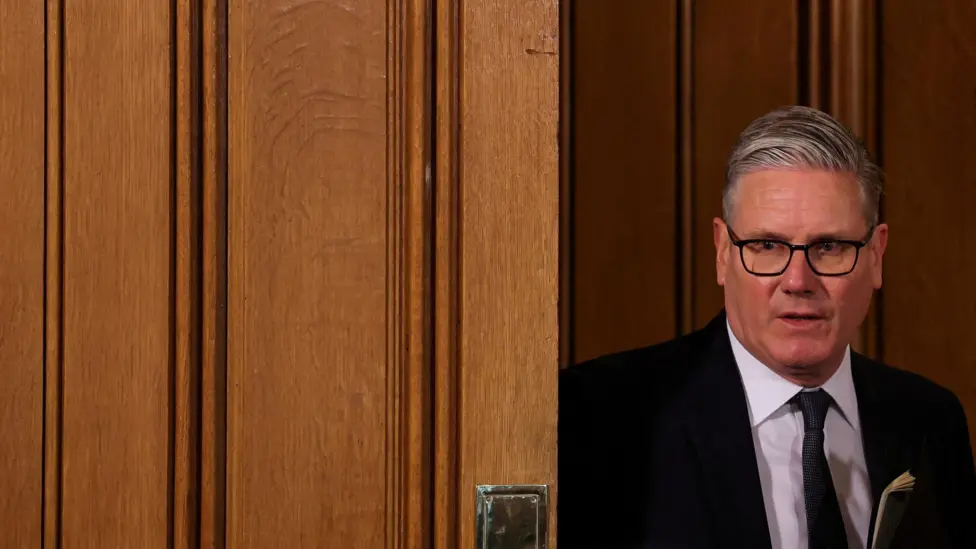 Keir Starmer Confronts Wes Streeting at Cabinet Meeting, Dares Leadership Challenge
